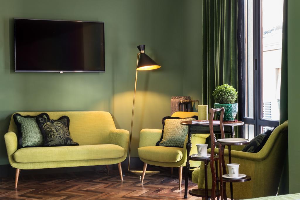 Velona's Jungle Luxury Suites | Florence