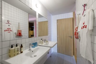 MOB HOTEL Paris Les Puces
