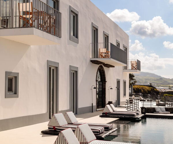 White | São Miguel, Azores
