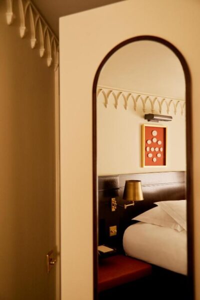 Grand Hotel Bellevue London