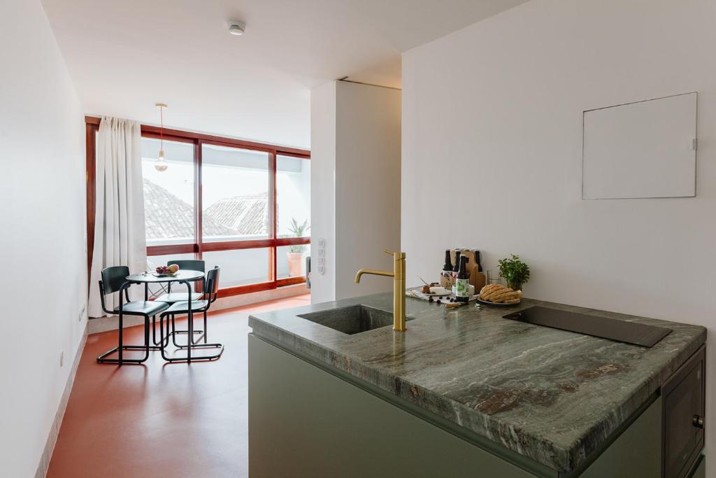 THE MODERNIST | Faro