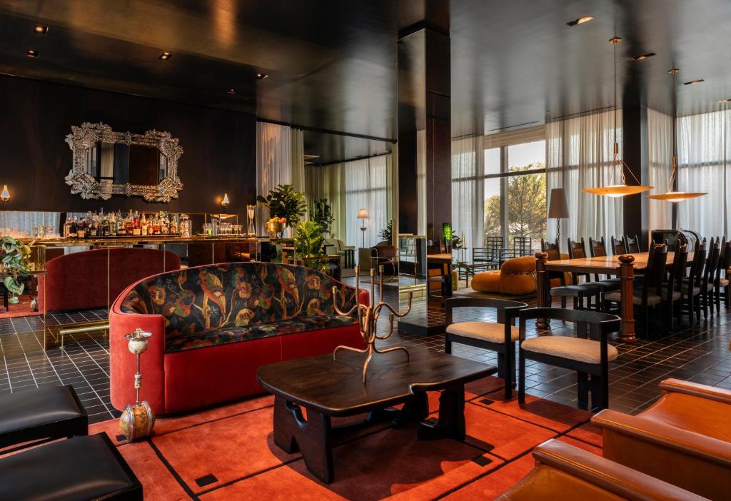 Hotel Saint Augustine | Houston