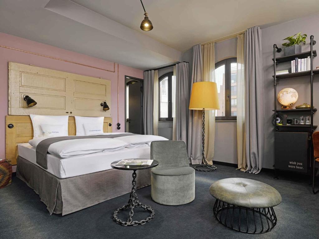 25hours Hotel Altes Hafenamt | Hamburg